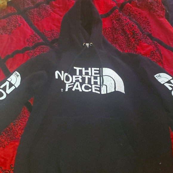 Tops - Northface sweater